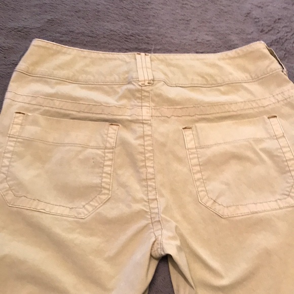 Pure Color Cropped Jeans - Picture 4 of 4